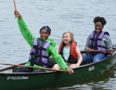 Kids canoeing